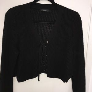 Black thick-ribbed black lace up crop sweater